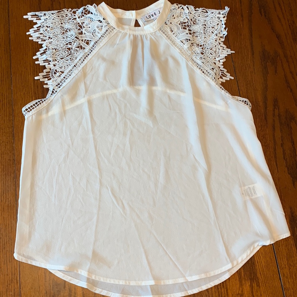 Woman’s Blouse BUNDLE  Size M. Pretty lace detail - Picture 2 of 10